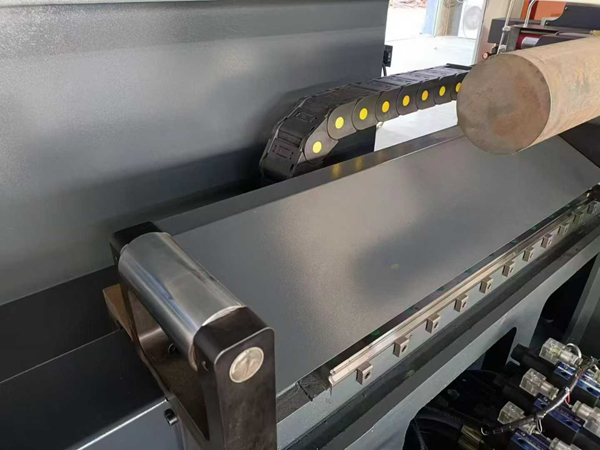 高精度圆锯机细节图