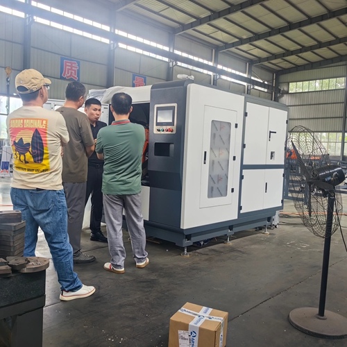 上海客户进厂考察高速金属圆锯机